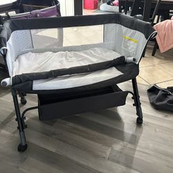 Sleeping Bassinet 