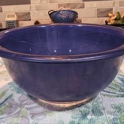 Small Pyrex Mixing Bowl 