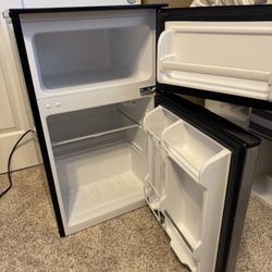 Magic Chef Mini Fridge