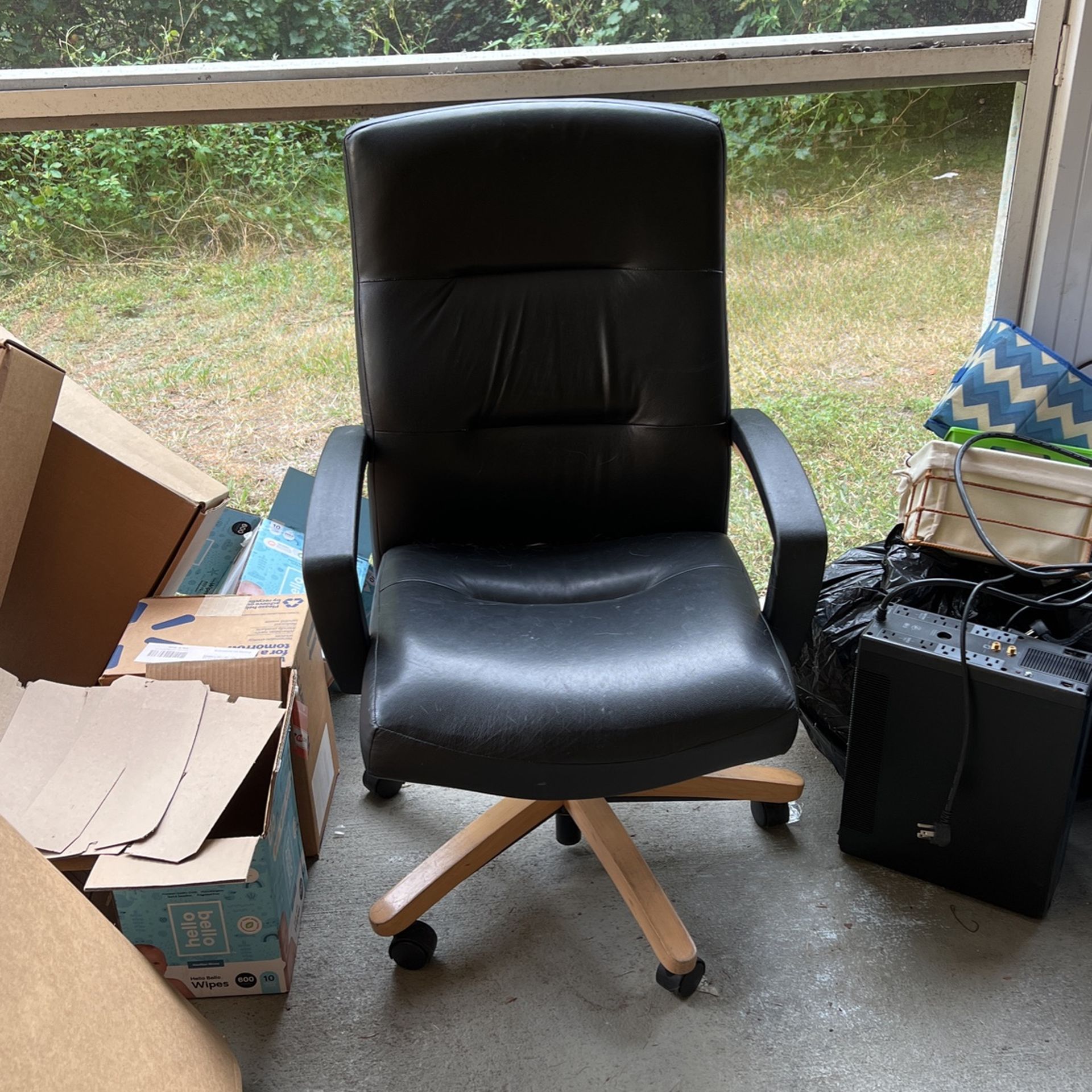 Black leather office chair Free