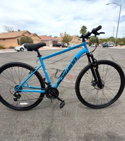 LIKE NEW SCHWINN BIKE - READY TO RIDE TODAY! 🔥