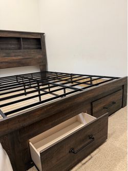 Queen size bed