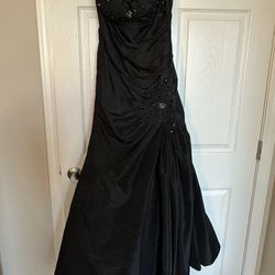 Black Mermaid Style Ball Gown