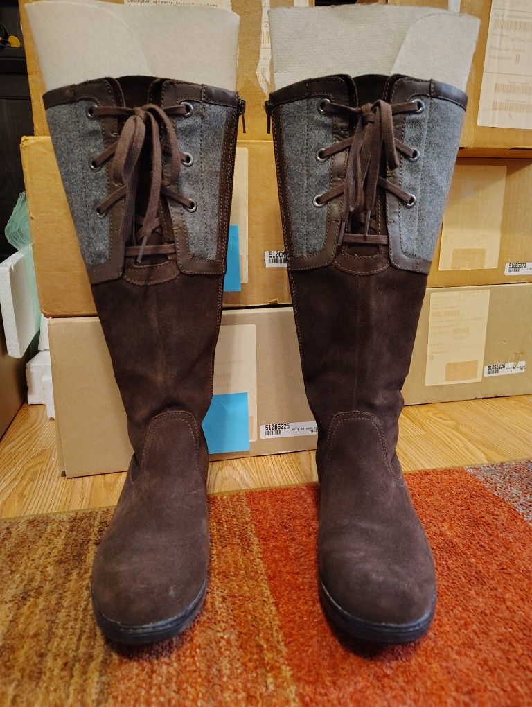 Clarks Adjustable Lace-Up Boots Size 8M