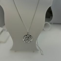 925 Sterling Silver Pendant And Chain 18”