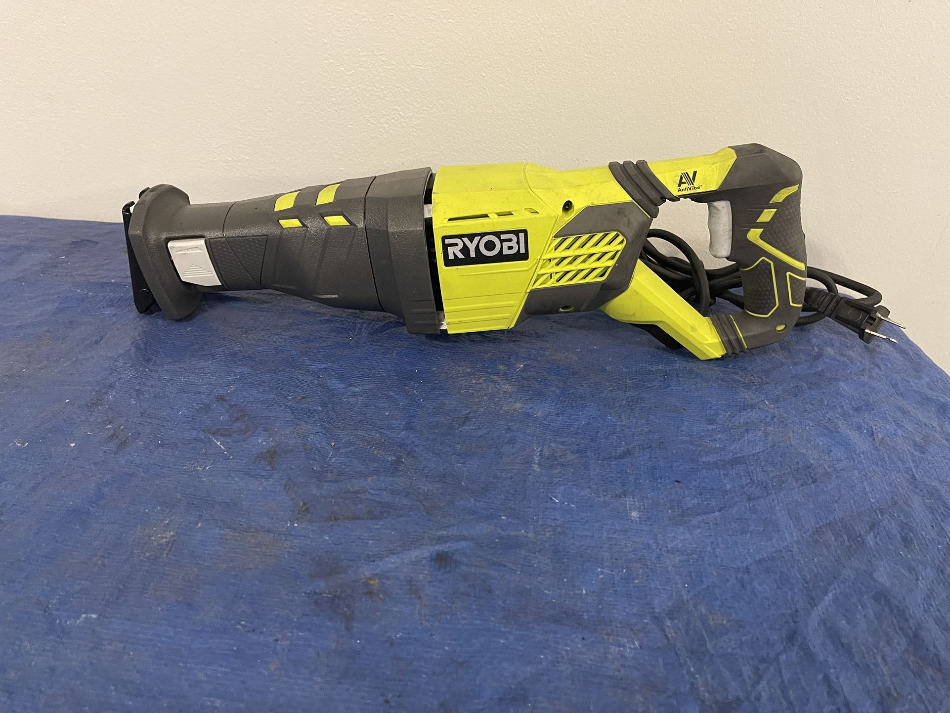 Ryobi RJ1861VVN Corded 12-amp Variable Speed Reciprocating Saw