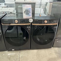 BLACK SAMSUNG FRONTAL WASHER & GAS DRYER 