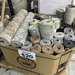 Assorted Runner Rugs‼️🙈