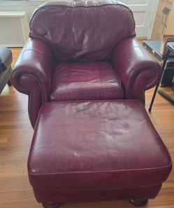 LEATHER CHAIR W/ MATCHING OTTOMAN