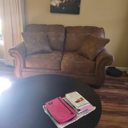 Beautiful Couch, Loveseat & Recliner
