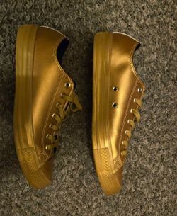 Converse Chuck Taylor Low Top Gold Sneakers