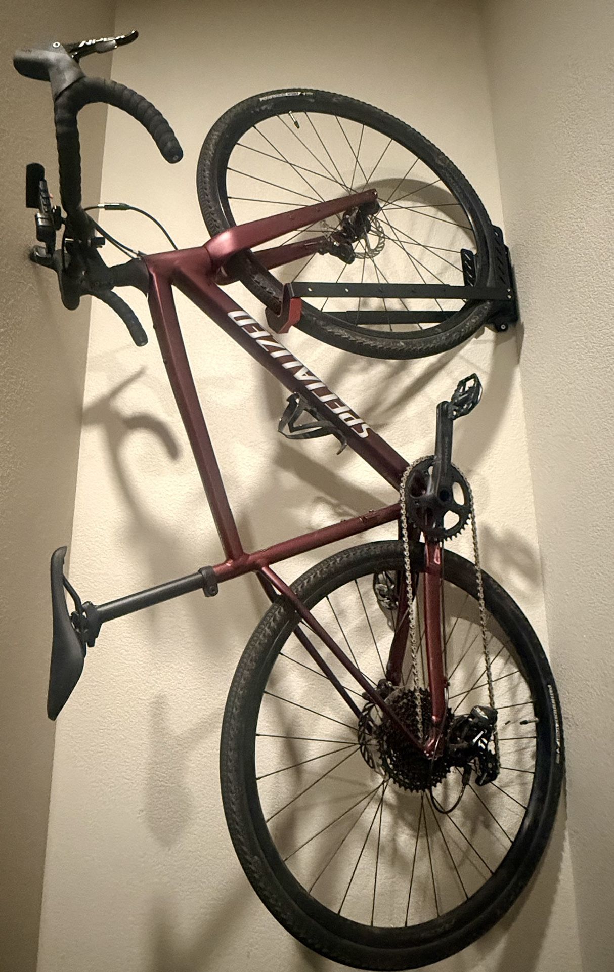 **L@@K @ SPECIALIZED Diverge E5** Like New SHIMANO Powertrain, Future Shock, Carbon Fork**