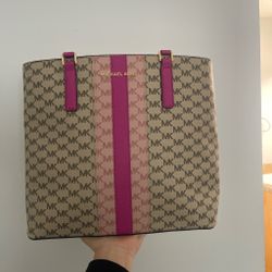 Micheal kors purse