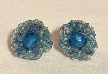 Vintage seed bead cluster swirl earrings blue fashion jewelry