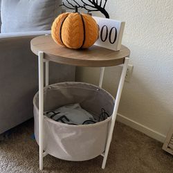 Like New End Table 