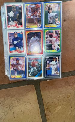  Sports cards ( Read description)