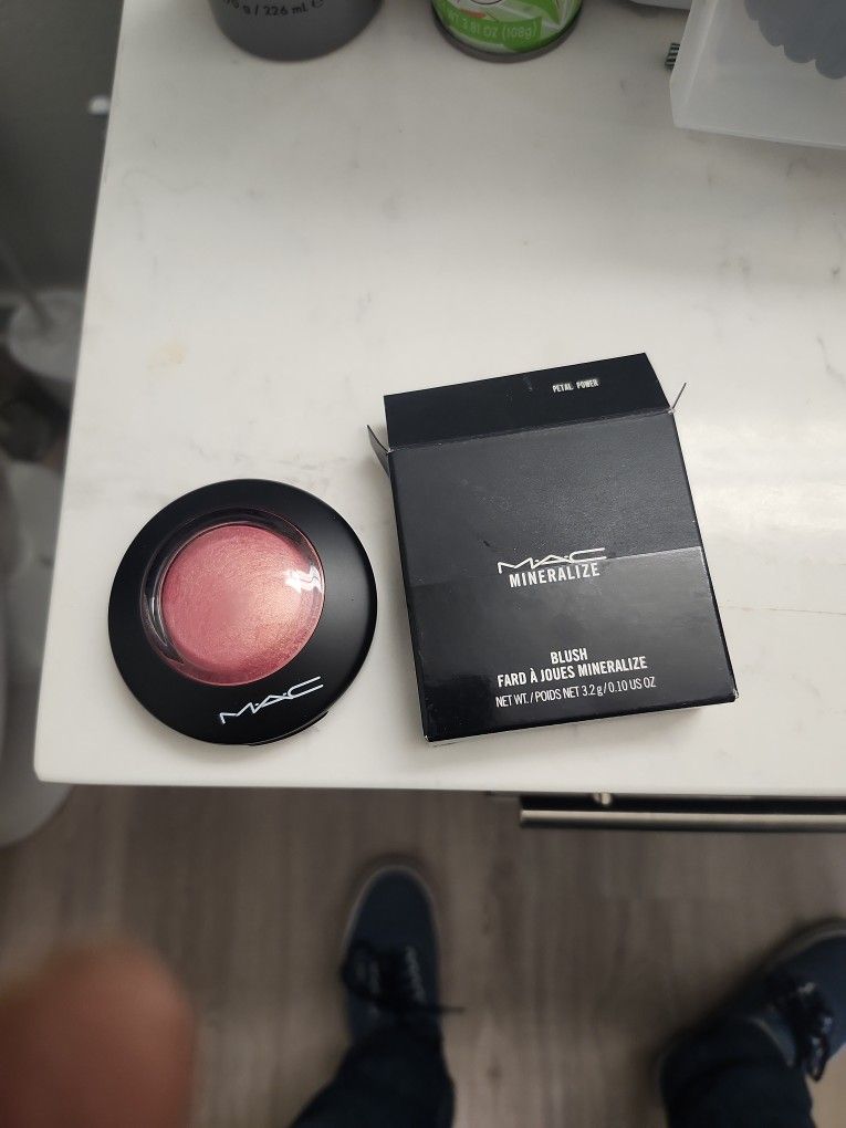 MAC Mineralize Blush "Petal Power"