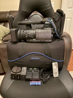 Panasonic HMC150 + Case, Batteries, Remote & SD Cards