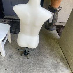 Manniquin In Good  Good Condition 