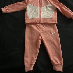 12 Month Nike Hoodie Only Worn Once 