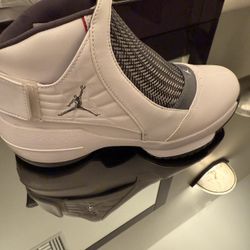 AIR JORDAN 19 - RETRO ‘FLINT’ 