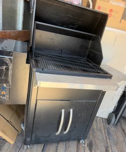 TRAEGER PELLET GRILL SMOKER USED WORKS GREAT