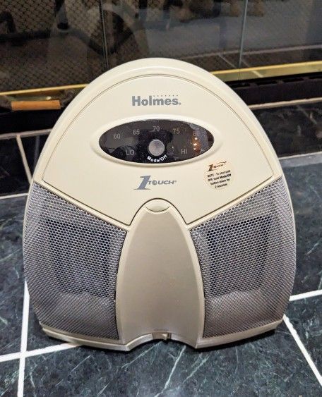 Holmes oscillating heater fan