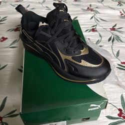 Puma Woman Tennis Shoes New Size 9