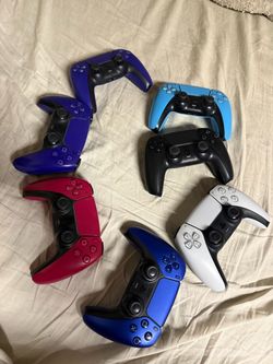 PS5 controllers