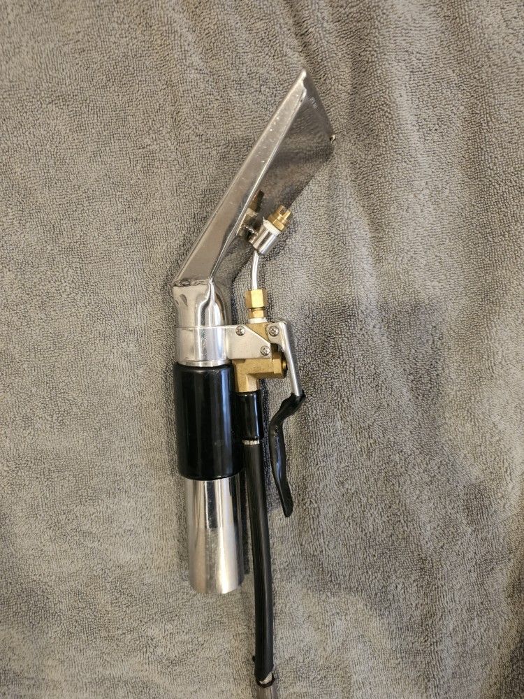 carpet cleaning tool