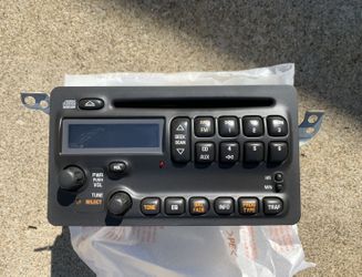 02-08 Pontiac Vibe Original Factory radio.