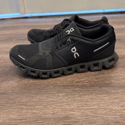 On Cloud Shoes Women Size 8