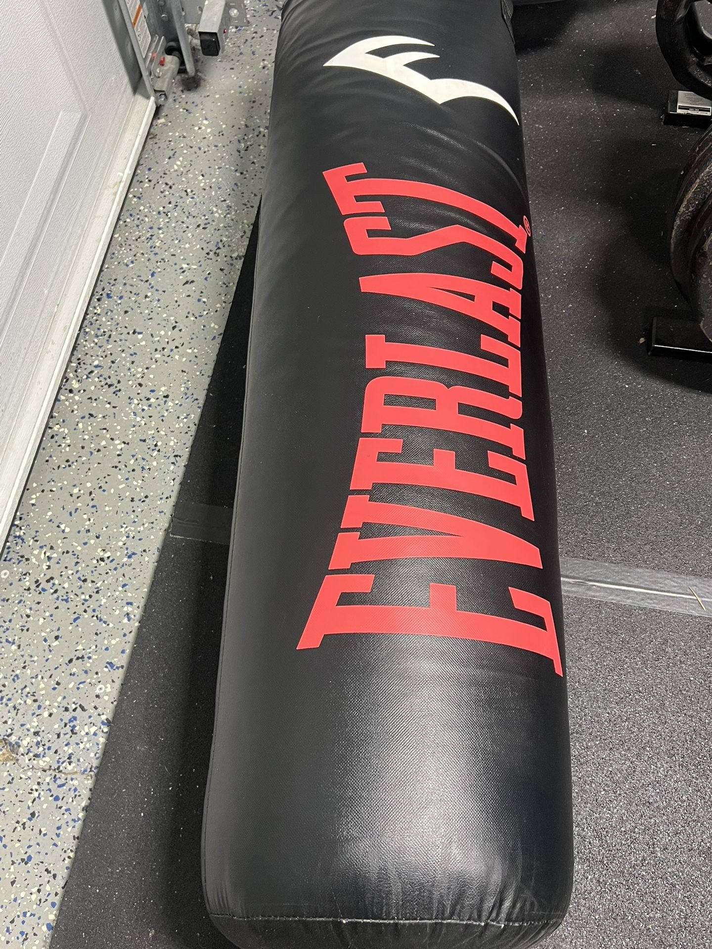 Everlast 100 Lbs Punching Bag and Hayabusa Bag Anchor