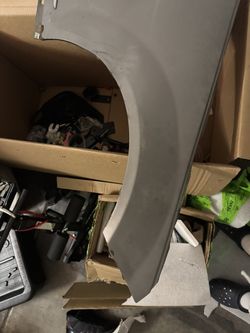 2008 C300 Passenger Side Fender OEM