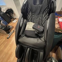Osaki OS-4000XT Full Body Massage Chair – Excellent Condition!
