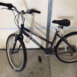 Trek 800 Mountain Bike