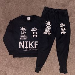 Kids NIKE crewneck sweatsuit set