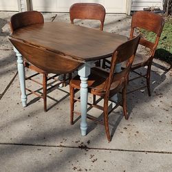 Cute Little Cafe Table With Fold Down Leaves