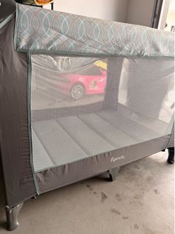 Pack ’n Play Portable Playard – Good Condition