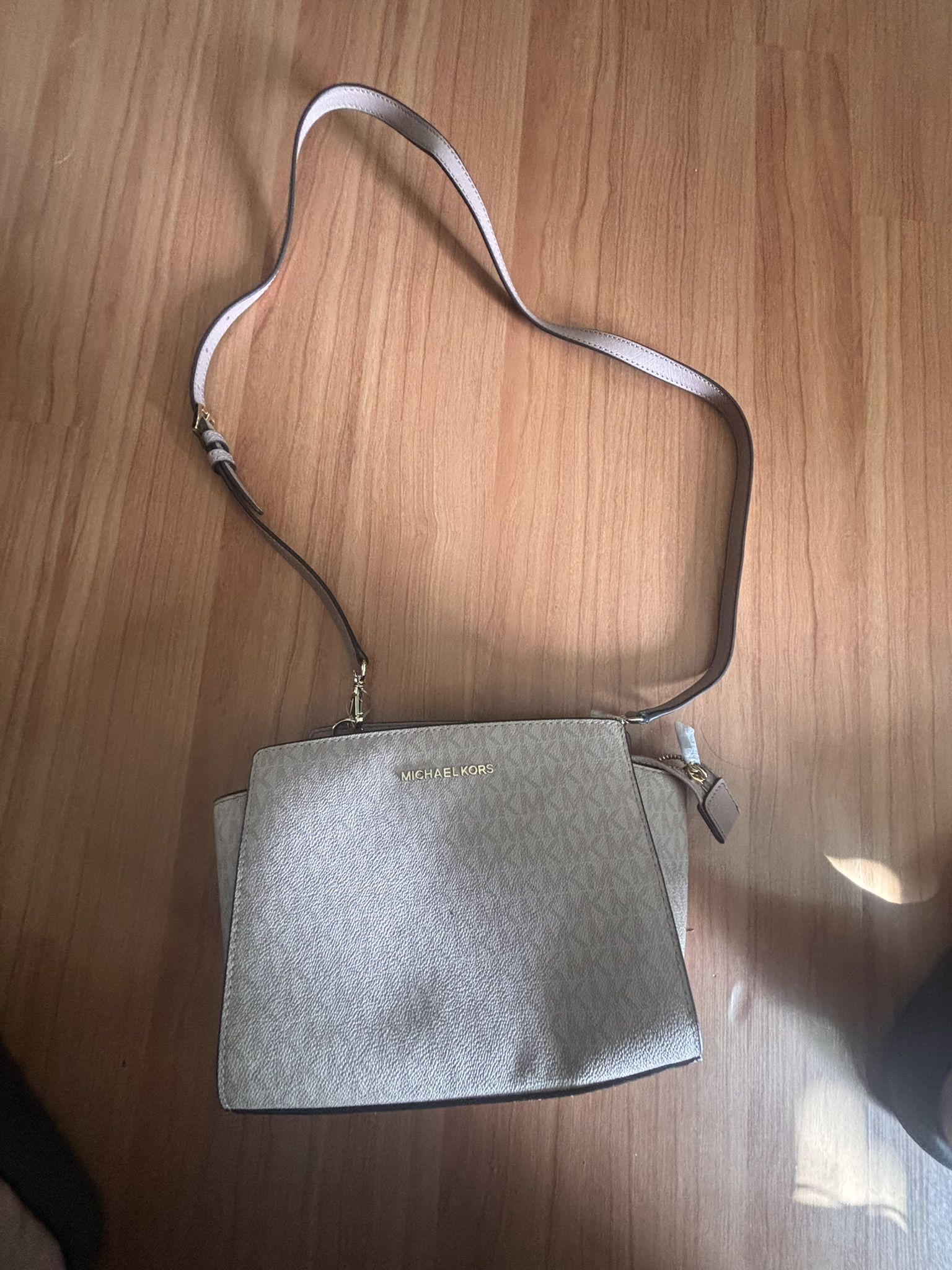 Michael Kors Purse Small-Brand New $65