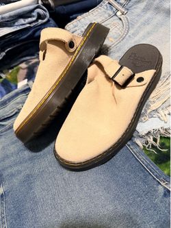 Dr .Martens new 8.5