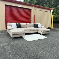(Delivery) Beige Sectional Couch/Sofa With Double Chaise 