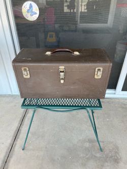 Kennedy All Metal Tool Box in great shape with removable metal tray