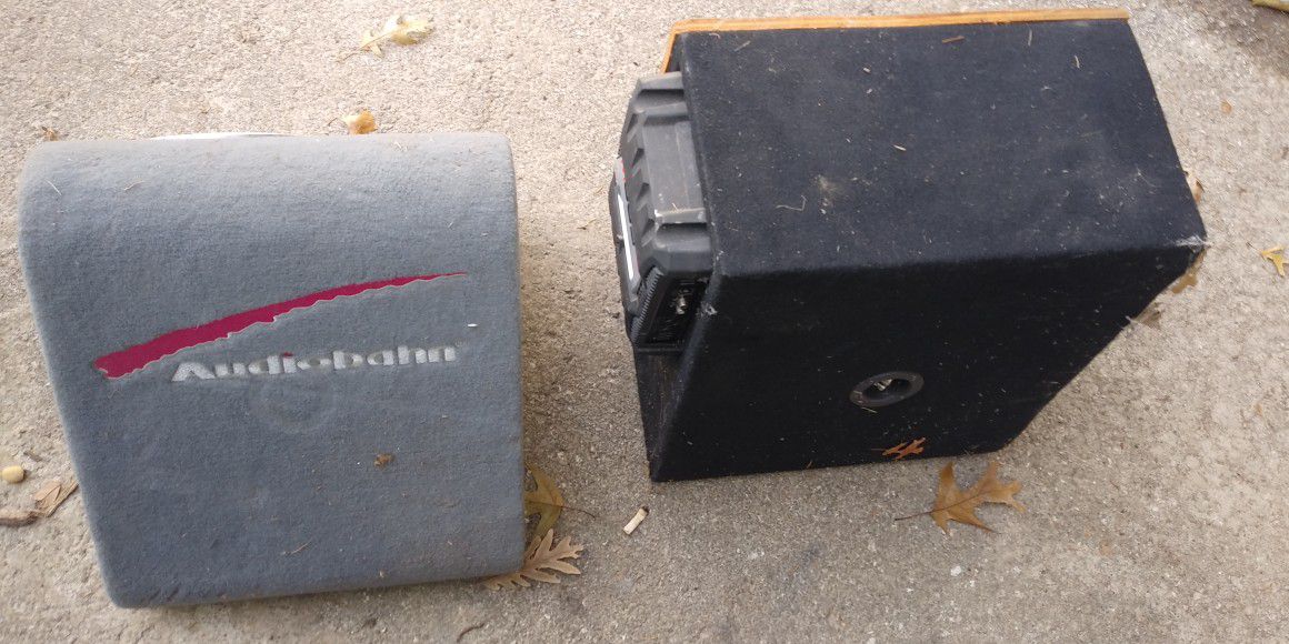 pair of speakers a pioneer and an audiobahn amplifier kenwood