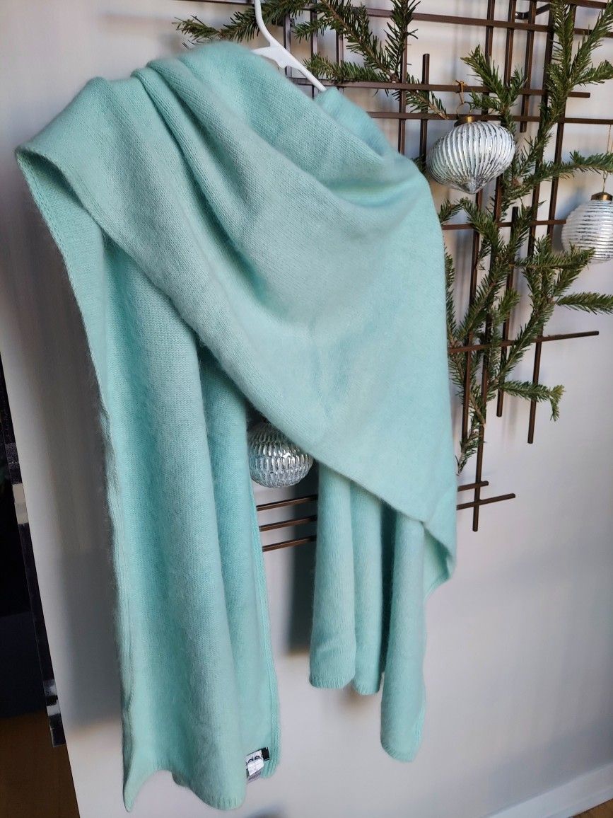 Bebe Shawl