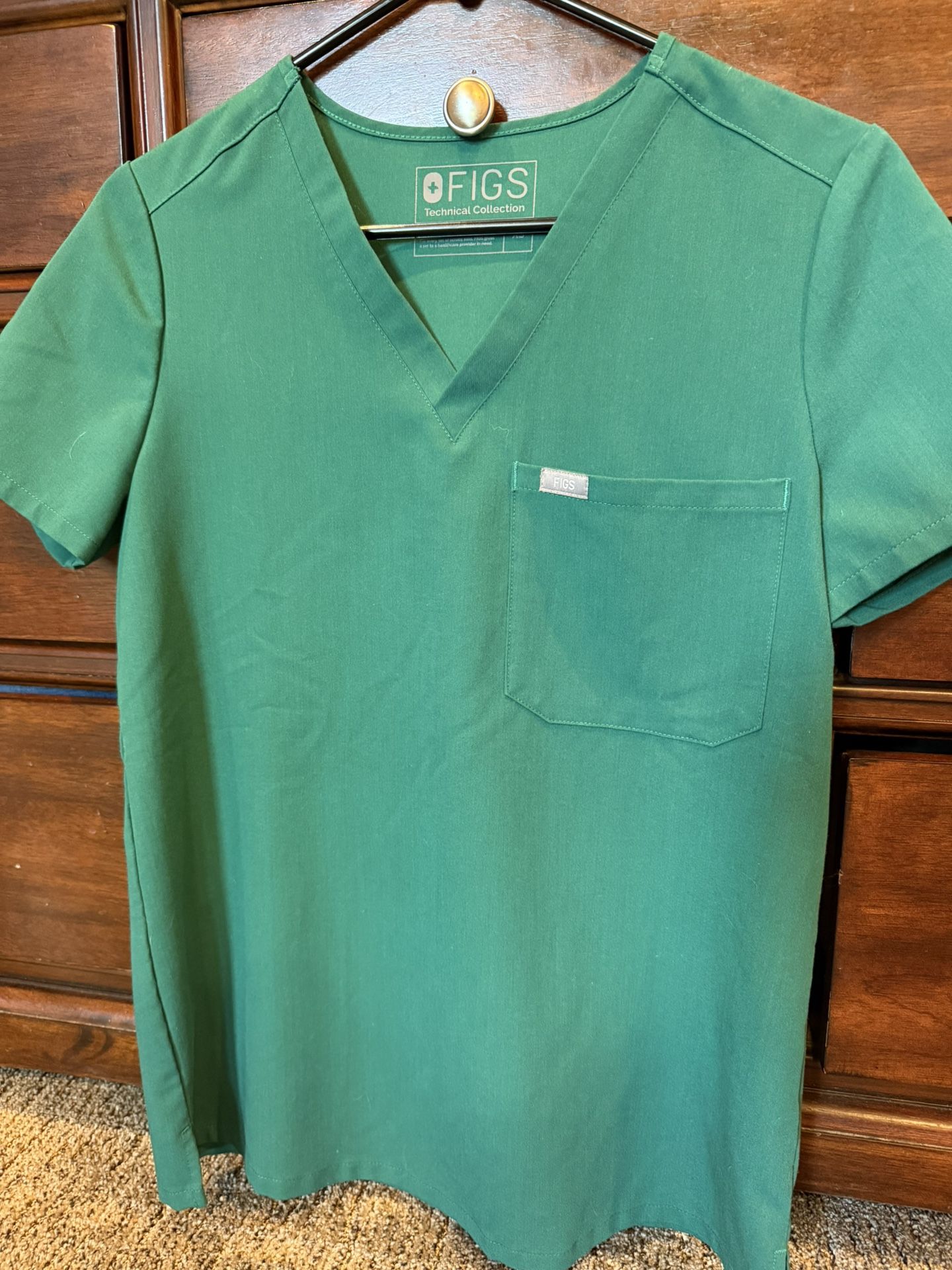 FIGS Scrubs Set