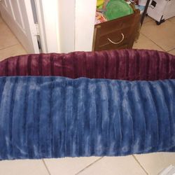 2 Lik3 New Bed An Bath Body Sz Pillows Has Zip Off Covers To Wash Paid 40 Each Sell 15 Both Firm Look My Post Tons Item Low Prices Too