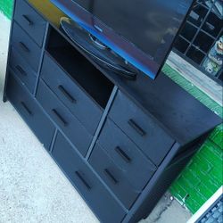 Dresser w/plug Installed 