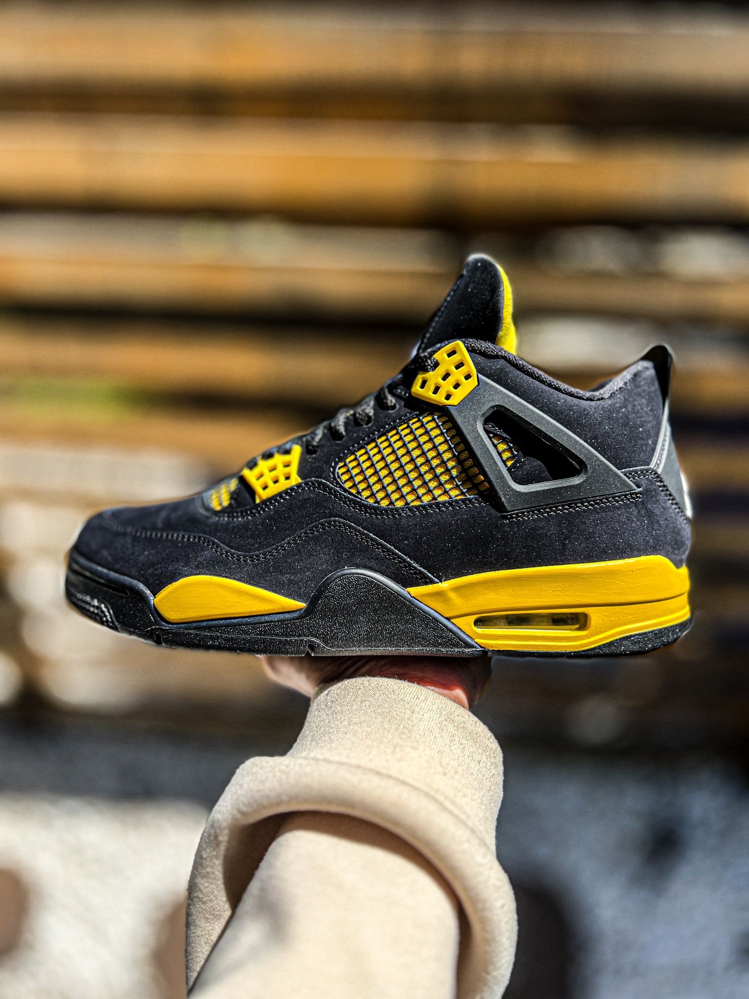 Jordan 4 Yellow Thunder Size 13