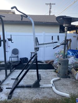 Powerhouse fitness pull up and dip station